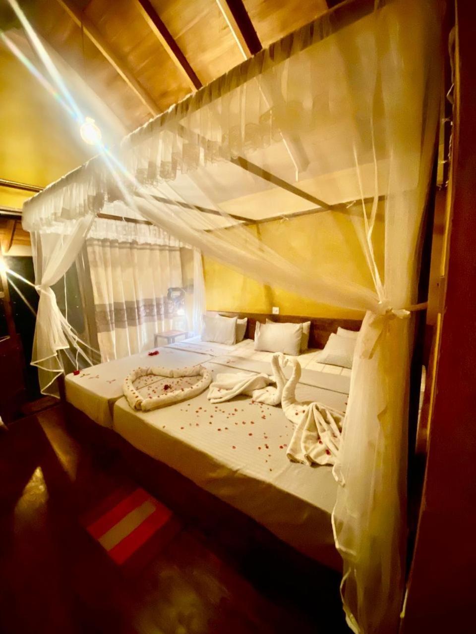 Sinharaja Riverside Deniyaya Ngoại thất bức ảnh