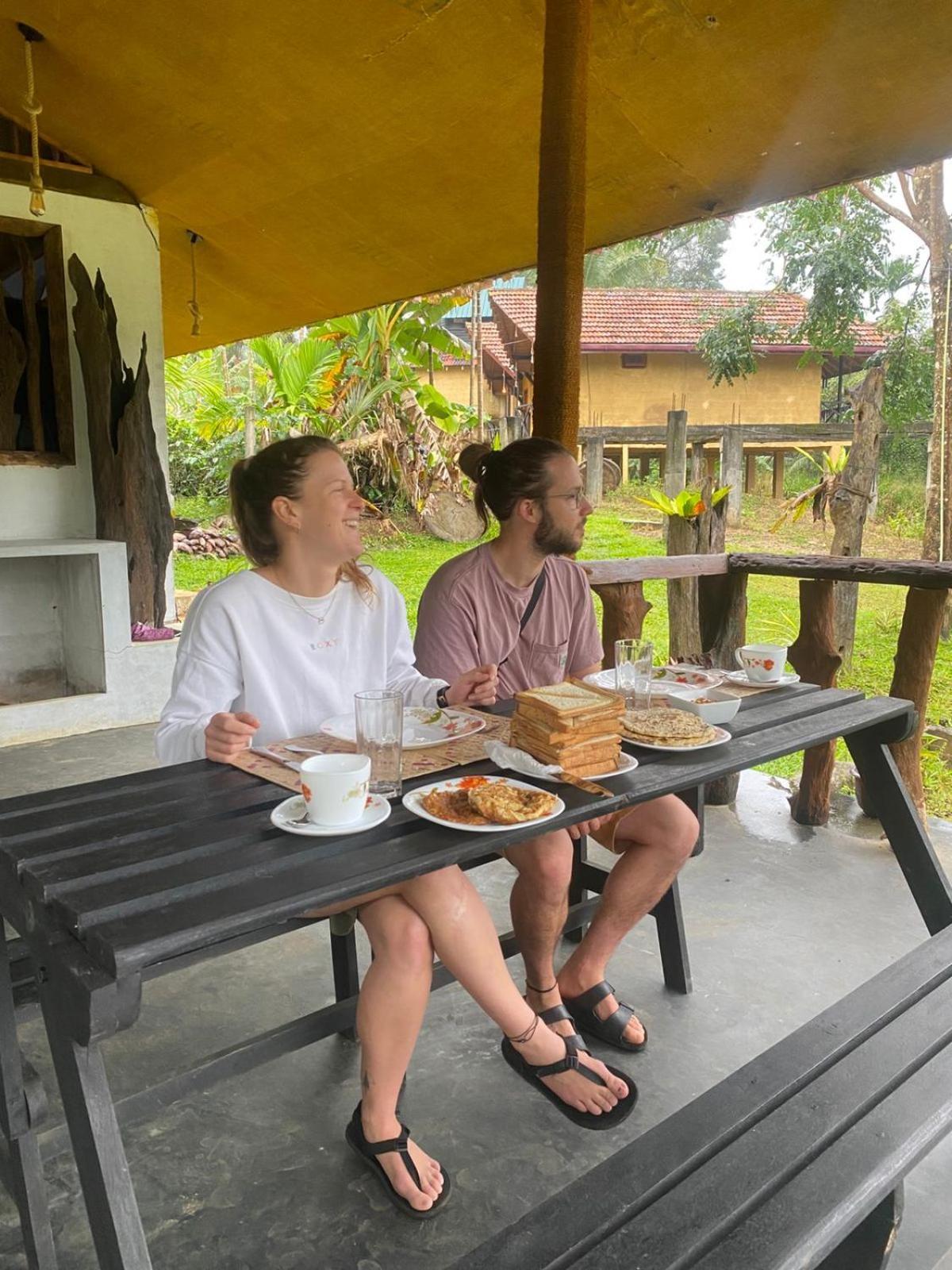 Sinharaja Riverside Deniyaya Ngoại thất bức ảnh